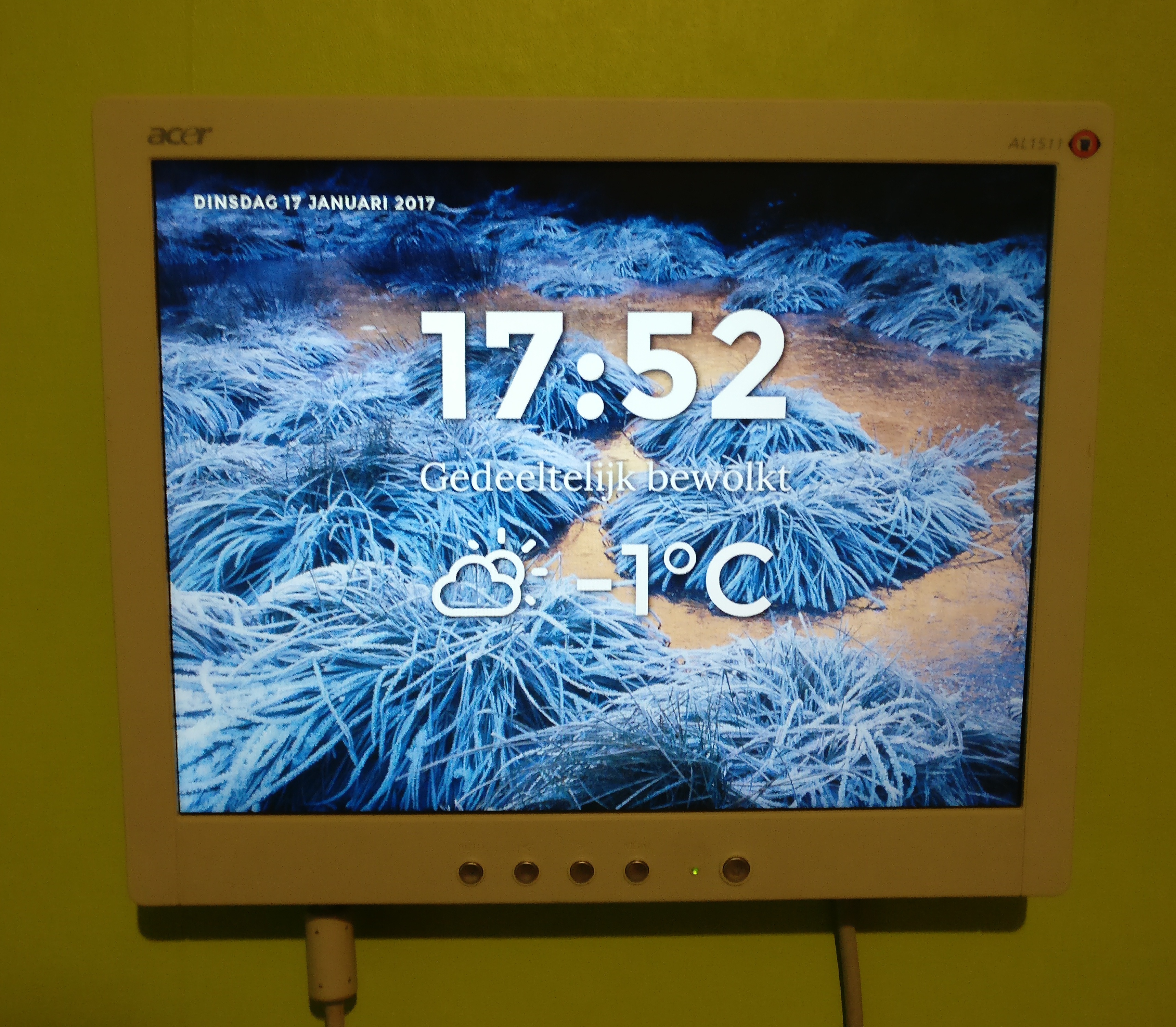 raspberry pi clock and weather display